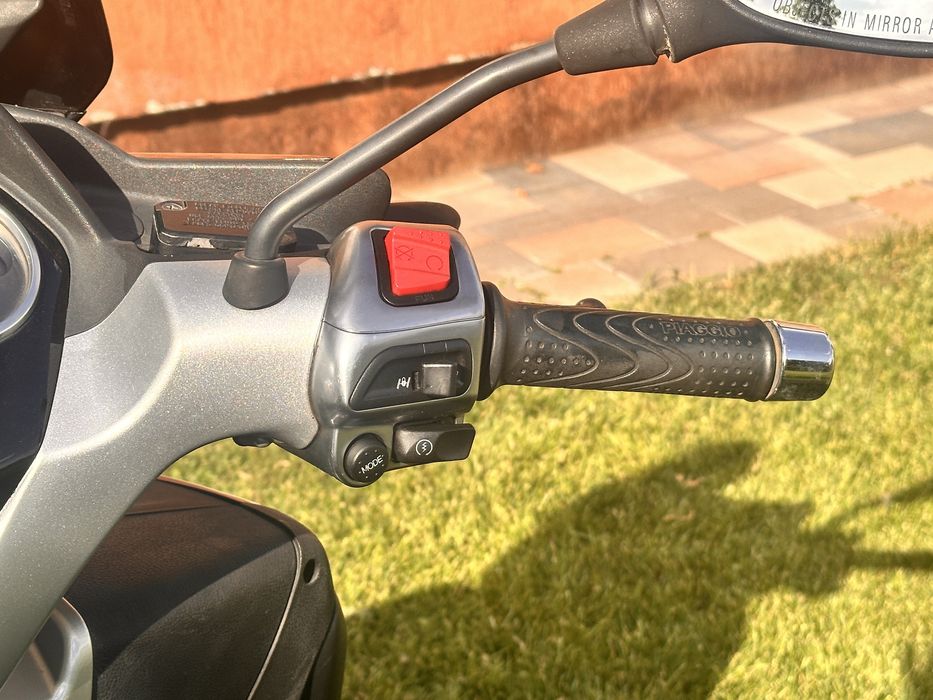 Piaggio mp3, piaggio yourban, piaggio 3 roti, scuter conduci cu B