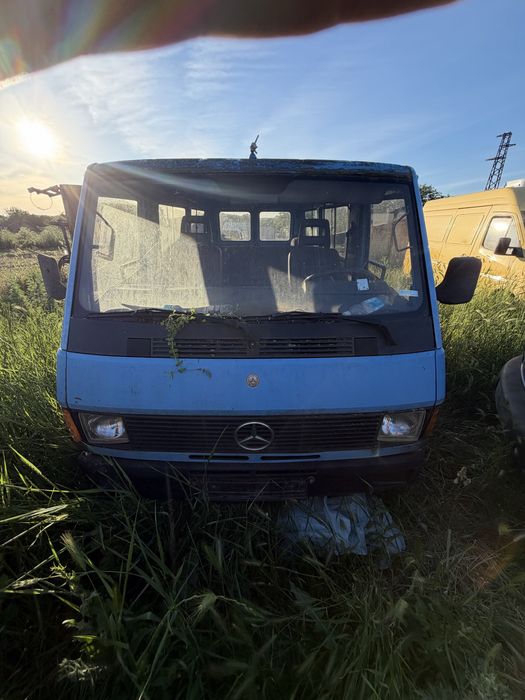 Mercedes-Benz MB100 2.4D на части