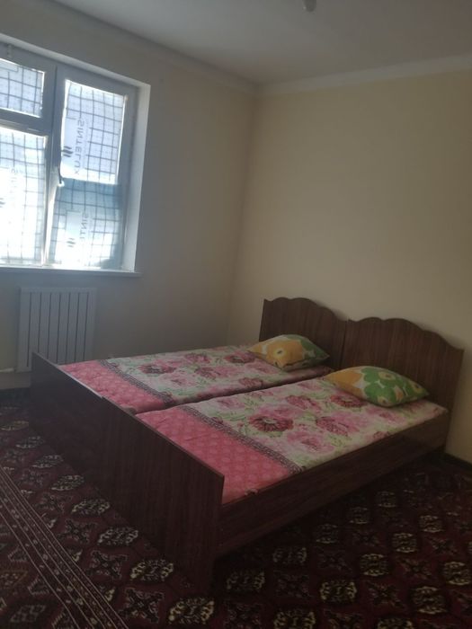 Qorasuvda korzinka yonida 3 xona ijaraga 
 5 qavatli dom
 4 -qavatida
