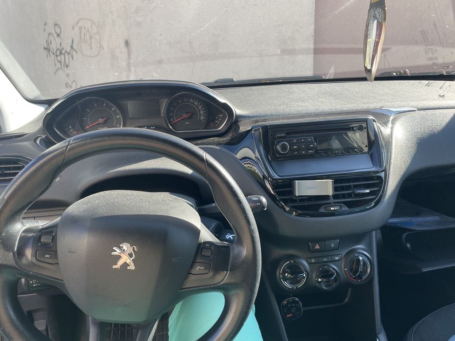 PEUGEOT 208 2012 — imagine 3