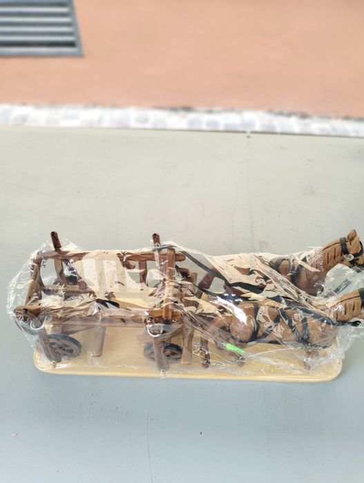 Bibelou lemn cai cu trăsura