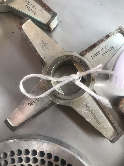 Месомелачка 160 мм ножове и решетки НОВИ