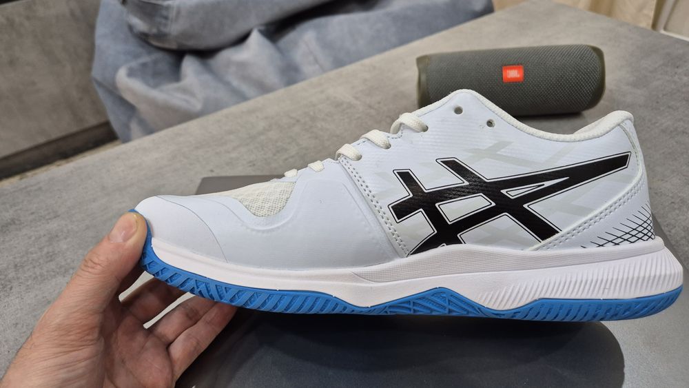 Кроссовки Asics новые