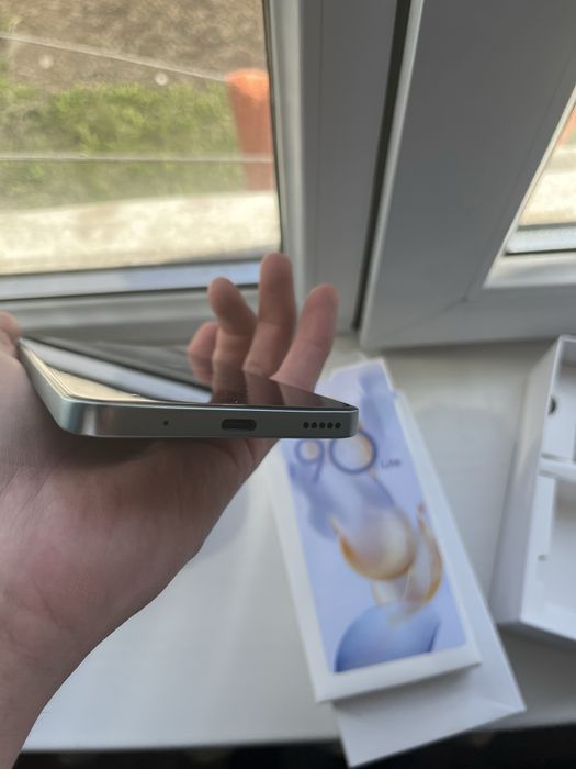 Продаю или обмен новый телефон