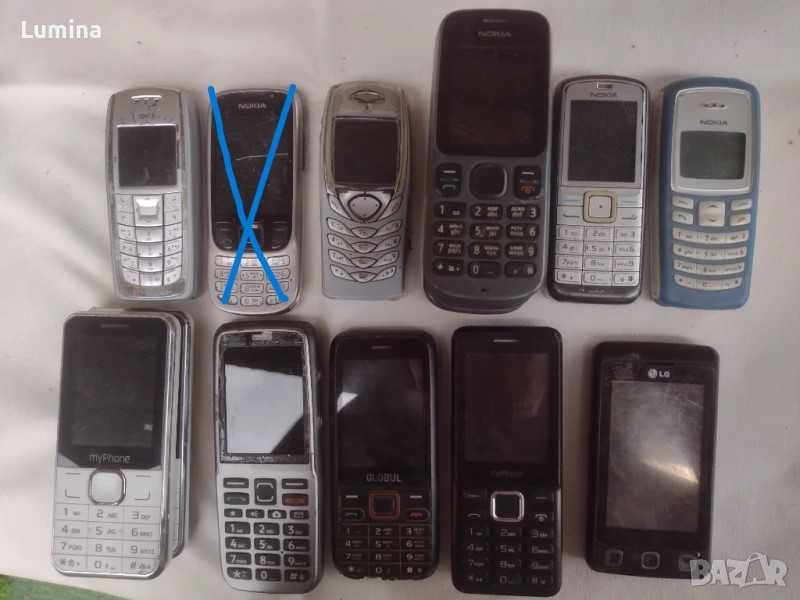 Телефони, много от тях работещи