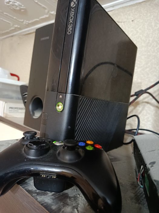 Xbox 360 e прошитая 500gb