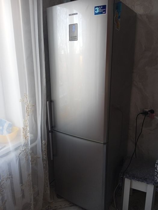 Продам холодильник Самсунг