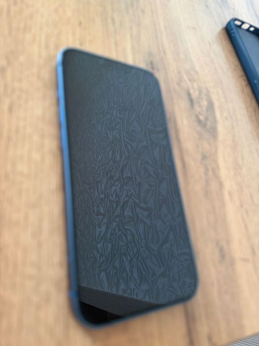 Продам iPhone 13