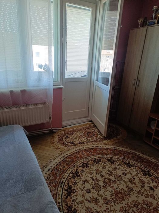 Apartament 3 camere-zona excelenta Micro 2 vizavi de Materna