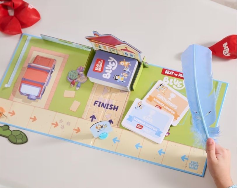 Bluey настолна игра Beat the Parents - нова,на английски