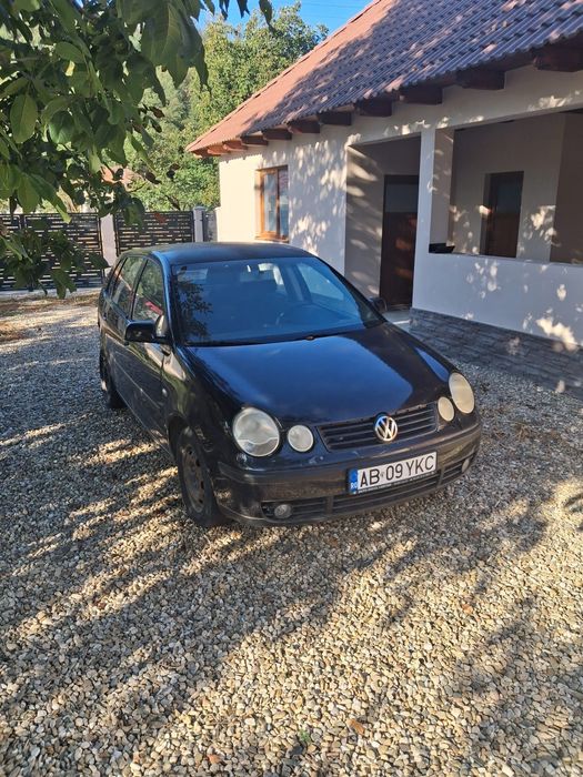 VOLKSWAGEN Polo