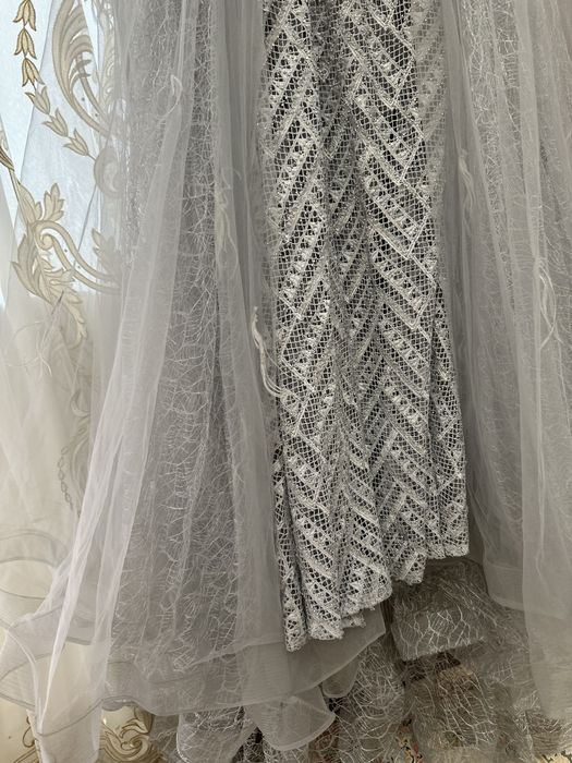 Вечернее серое платье на свадьбу