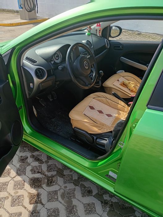 Vând autoturism Mazda 2