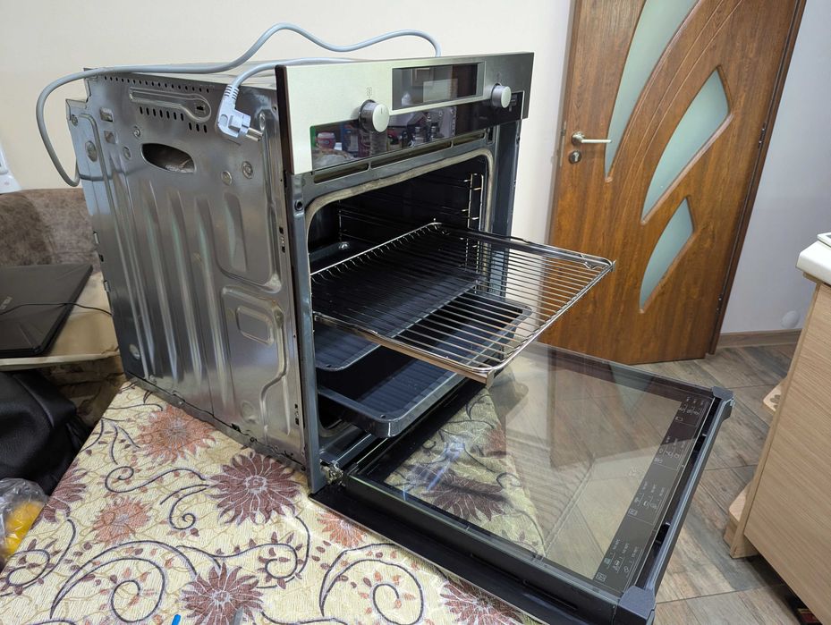 Фурна за вграждане AEG