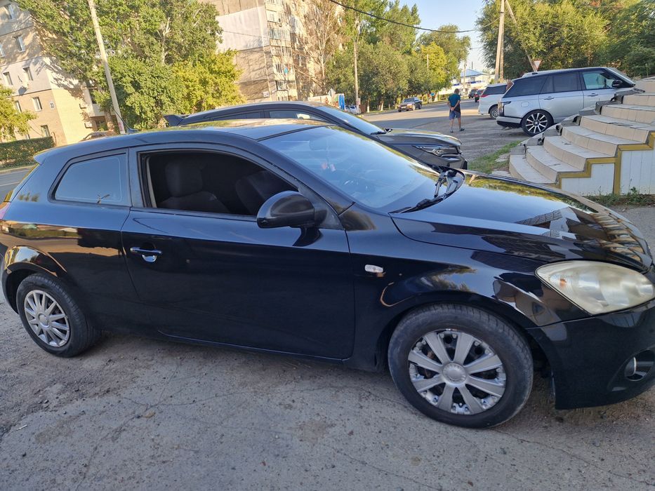 Kia ceed 2008 год