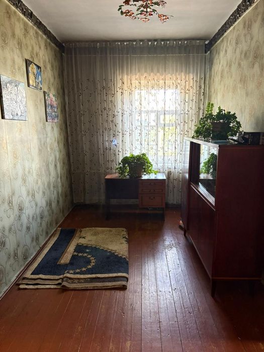 Продаётся дом, договорная.