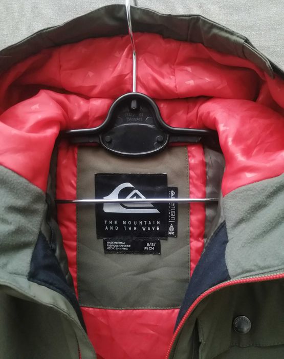 Quiksilver 10K/136 см. детско зимно яке за ски, сноуборд и игри навън