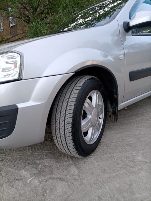 Продам Lada Largus