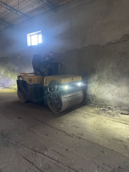 Каток с вибратором. Аренда катка