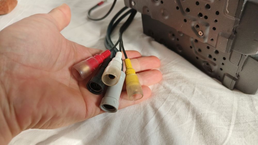 Casetofoane auto Alpine DVA-520SP si DVA 5200