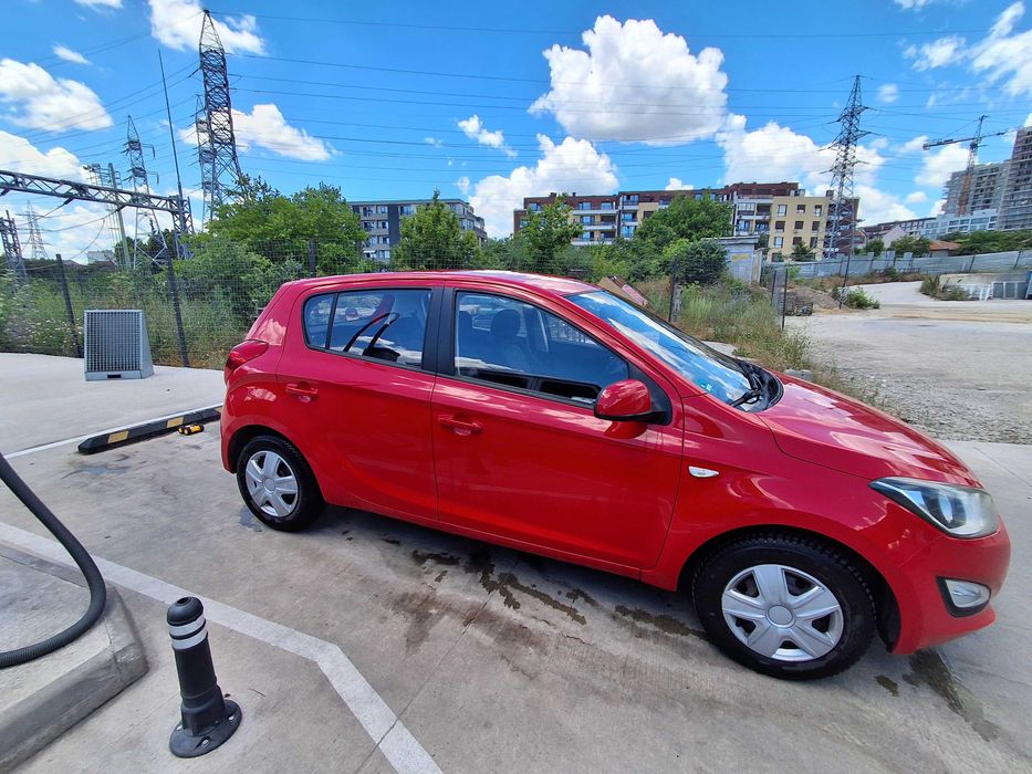 Автомобил Хюндай i20