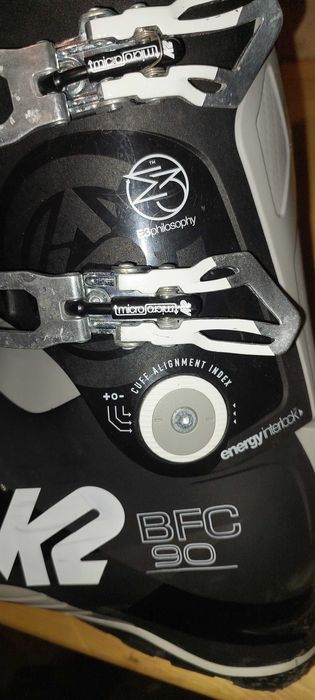 Горные лыжи Atomic в комплекте.