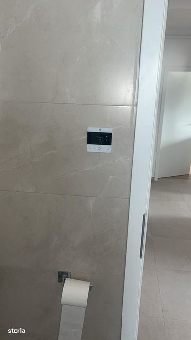 Lumina naturală pe tot parcursul zilei .