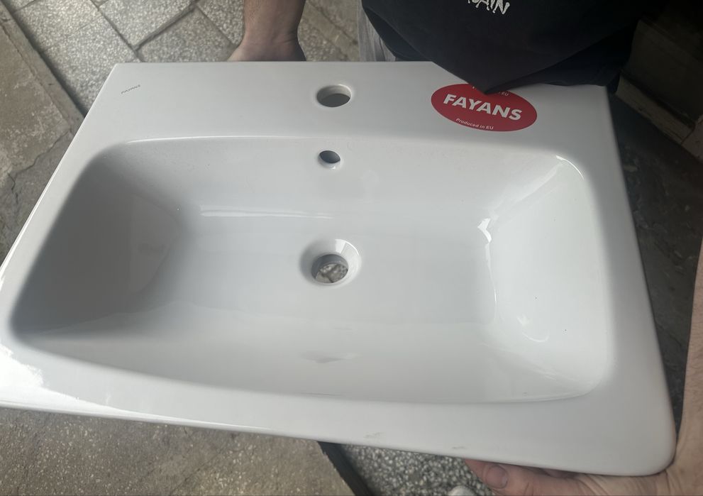 Умивалник за баня