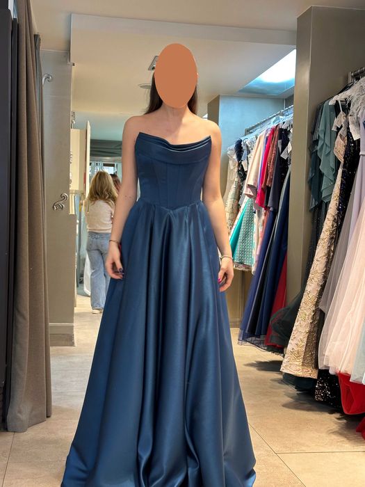 Абитуриентска рокля 2025