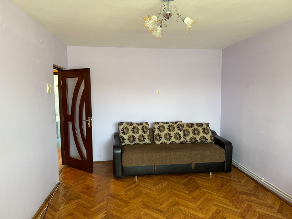 Închiriez apartament 2 camere decomandate