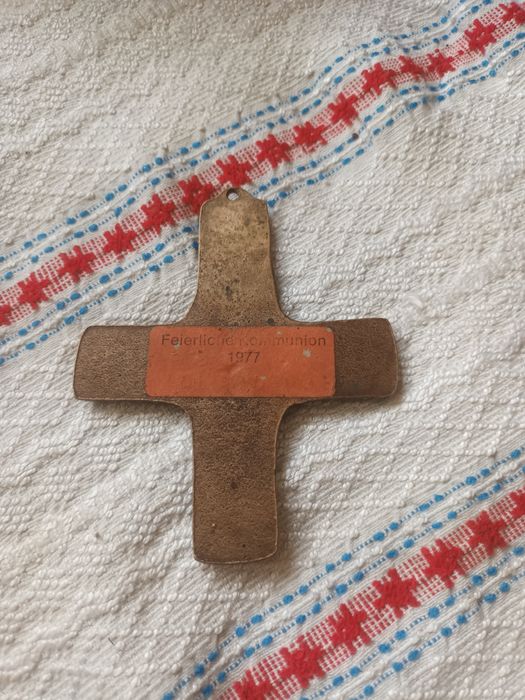 Cruce din 1977se vinde