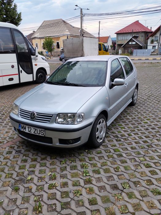 VOLKSWAGEN Polo 2002