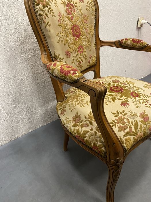 Френско бароково кресло от дъб
