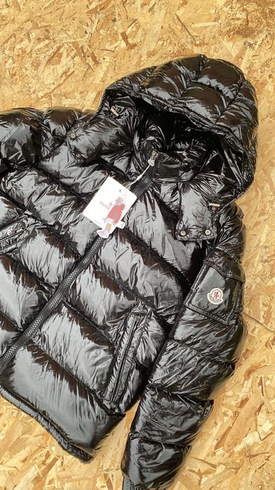 Moncler яке.