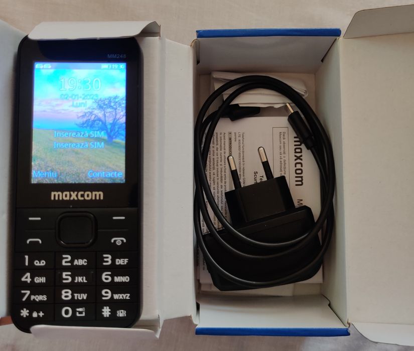 Telefon Dual SIM  Lanternă Card memorie Cameră Baterie durabilă