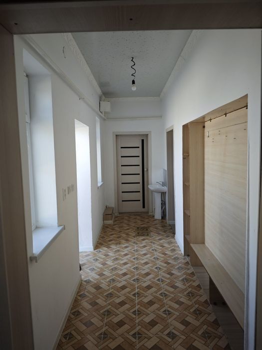 Жер үй сатылады.