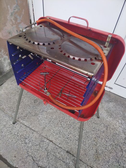 Немско разглобяемо газово барбекю с три горелки Einhell.
Марка: EINHEL