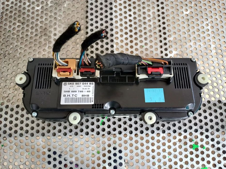 Panou Modul Comenzi Clima Climatronic Vw Golf 6 Vl Cod 5kBS - Dezmembrez Arad