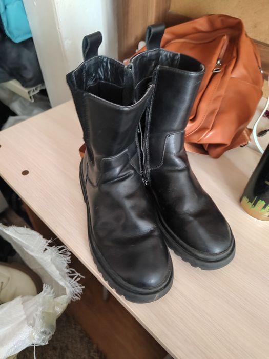 Продам кроссовки ботинки в хорошем качестве