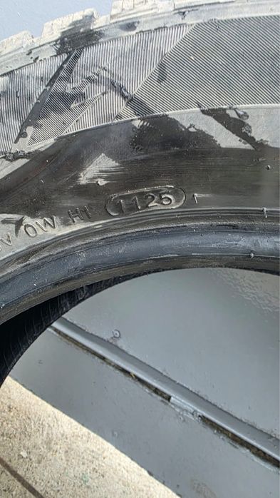 Продам почти новые шины R18