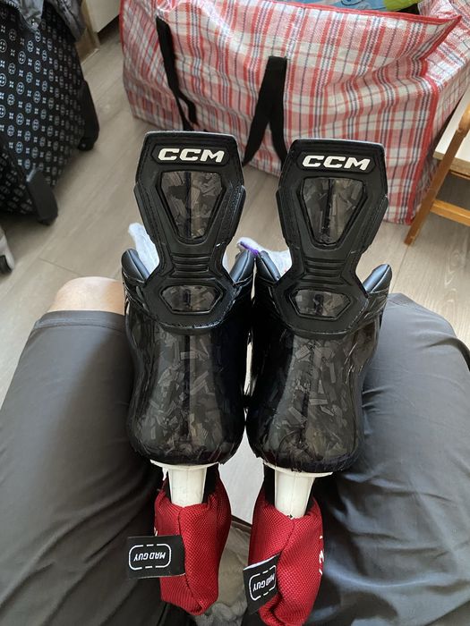 Продам коньки CCM FT680