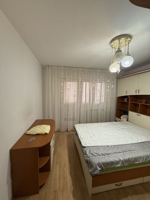 Inchiriez apartamen doua camere decomandat