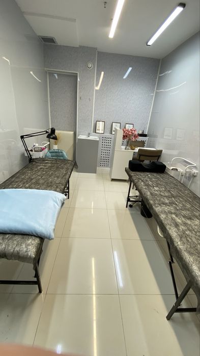 Сдается в аренду маникюрный стол