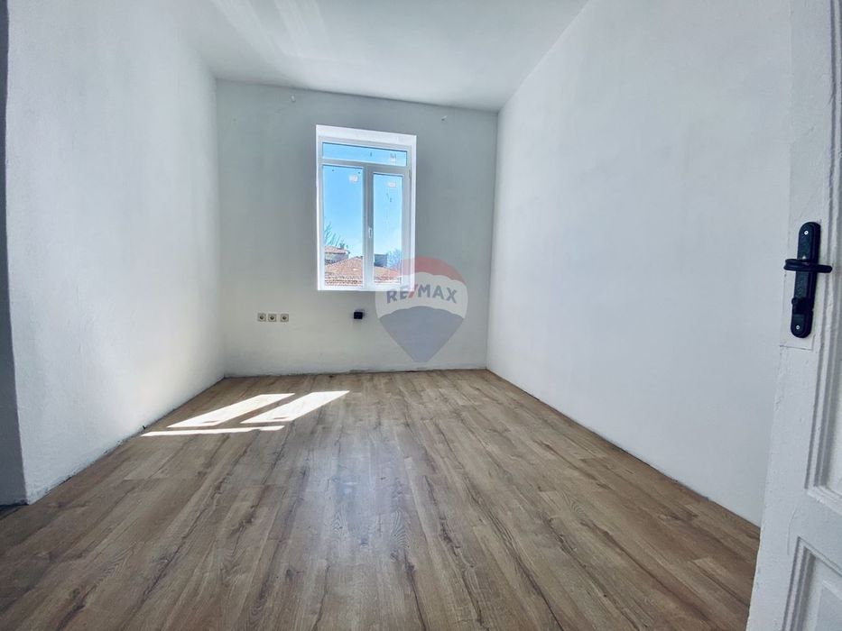 Функционално помещение под наем, център, Галата, гр. Варна, Я.И.