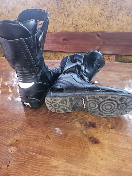 Ботуши за мотор Akito