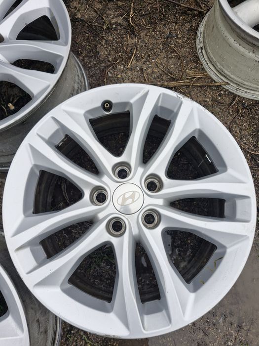 От Малибу R17 Киа Хундай