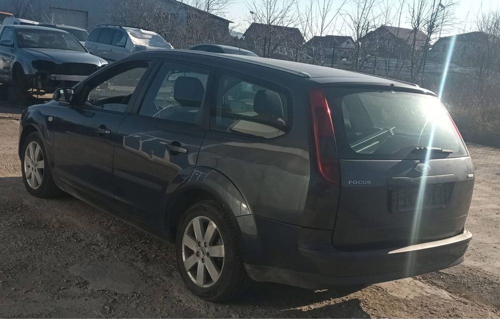 Dezmembrez Ford Focus 1.6 diesel HHDA