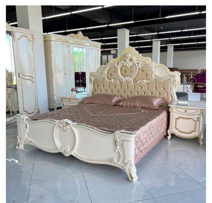 Продается Спальный гарнитур лорена