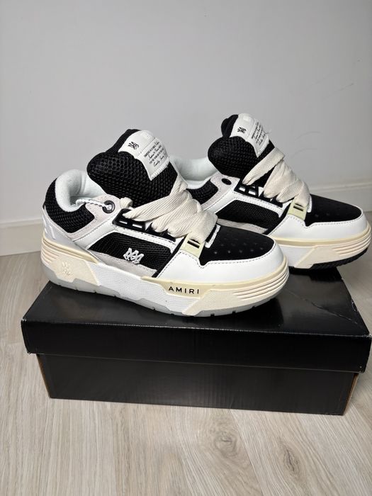 Amiri  noi cu eticheta