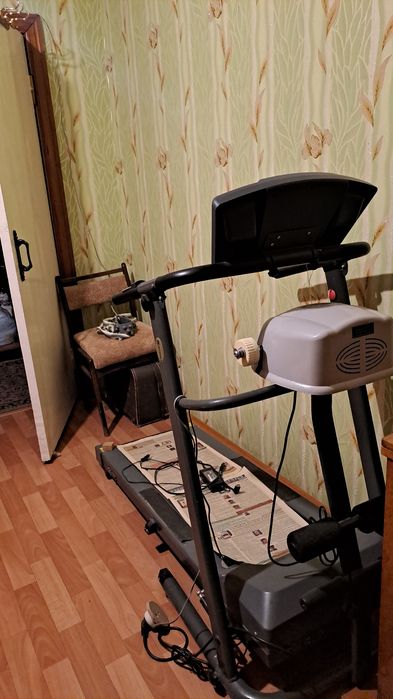 Продам беговую дорожку